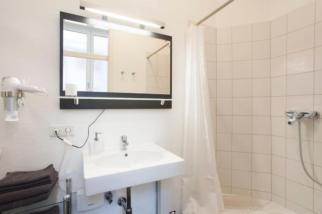 Exclusive 2-Room Souterrain Apartment Nuremberg Extérieur photo