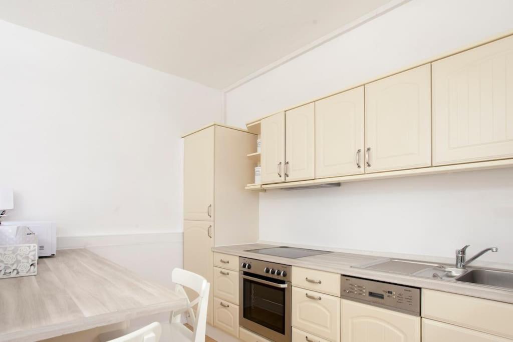 Exclusive 2-Room Souterrain Apartment Nuremberg Extérieur photo